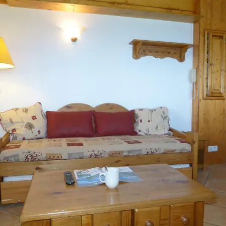 Travelski Premium - Les Hauts Bois 拉普拉涅